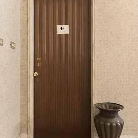 Apartment Classbnb - Two 400 Meters From The Duomo Milan