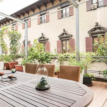 Apartment Classbnb - Two 400 Meters From The Duomo Milan