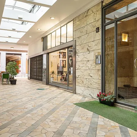 Classbnb - Two 400 Meters From The Duomo Apartment